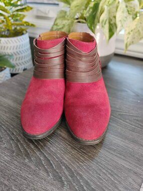 Comfortiva Red Suede Fringe Ankle Boots - 9W - Wide Width - Side Zip